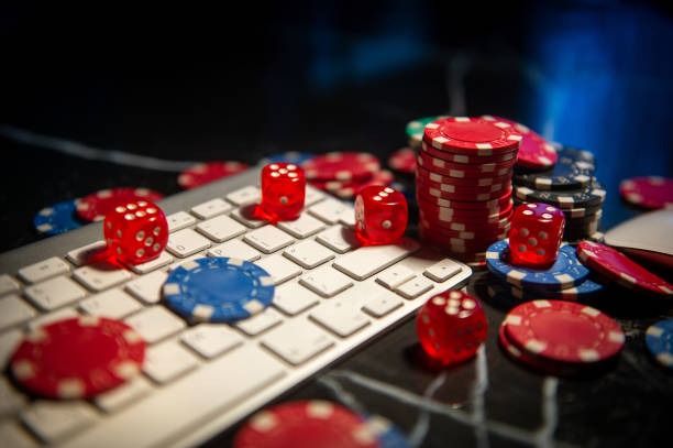Live dealer conducting Golden Toad game at jebol togell studio
